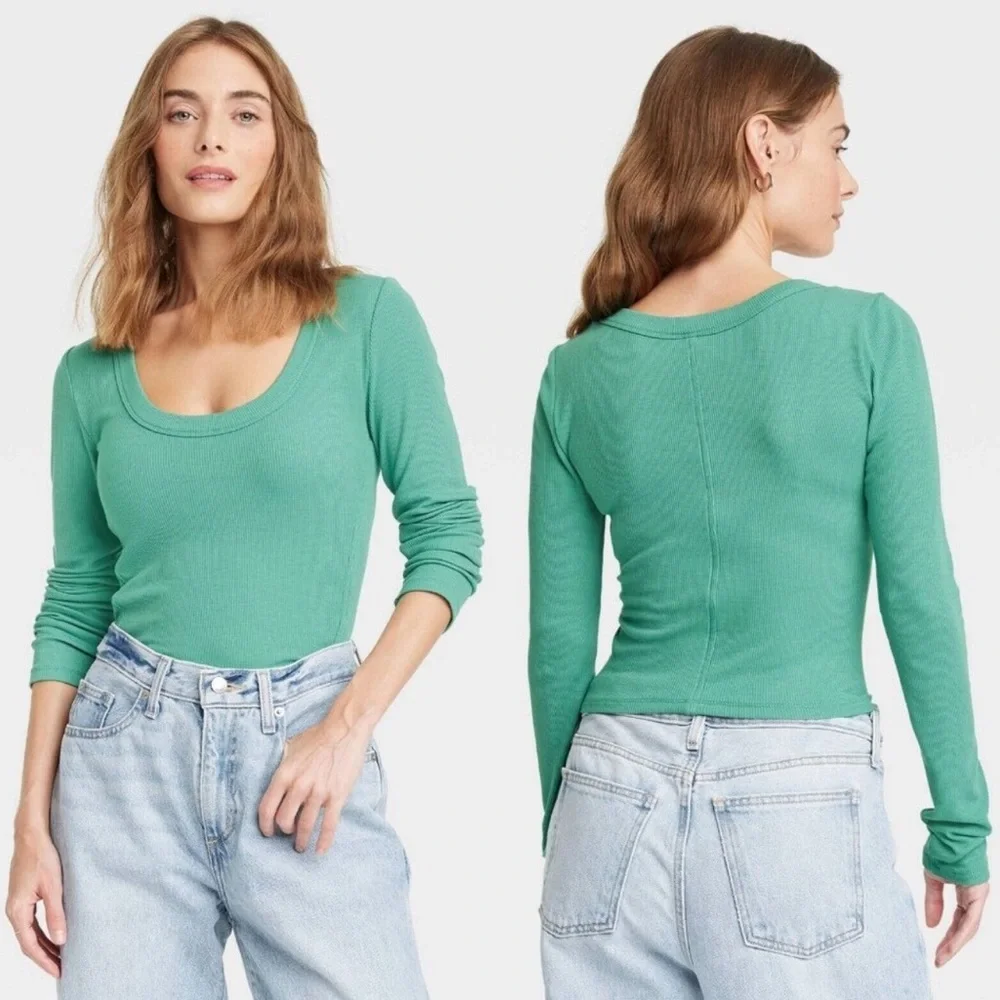 Universal Thread Top - Picture 2 of 6